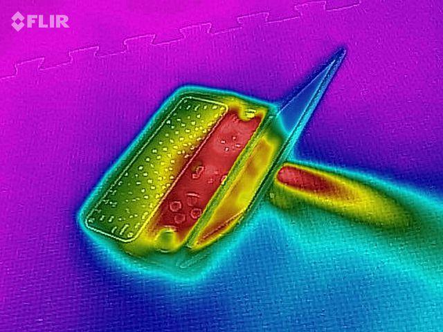 GPD Logo - Thermal image of a GPD Win 2 at load, showing how hard the tiny fan