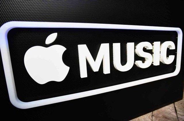 Stereogum Logo - Apple Music Reportedly On Pace To Overtake Spotify In US