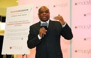 Tickengo Logo - Tickengo's Willie Brown Wants Revenue Cap For Ride-Sharing Drivers