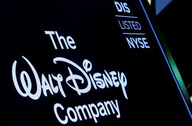 Usnews.com Logo - Disney Hits Record on Streaming Plans; Netflix Slips. Top News. US