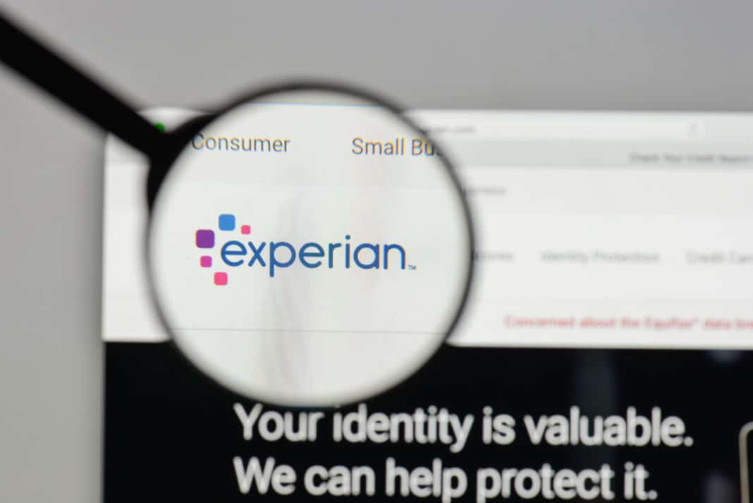 CreditSmart Logo - Generational Credit Trends Report From Experian - Live Credit Smart