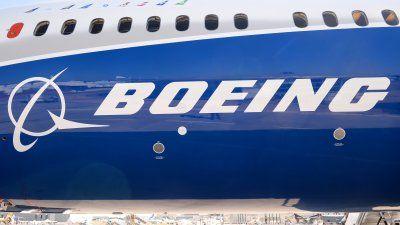Boeing's Logo - Brazil court suspends Boeing's $4.75 billion deal until next year