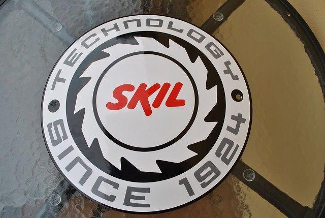 Skilsaw Logo - Oval SKIL porcelain enamel. SKIL Advertising. SKIL Logo. 1995y. Not