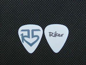 R5 Logo - Details about Blue R5 logo 'Riker' guitar pick pendant unofficial