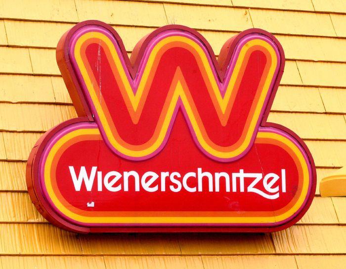 Wienerschnitzel Logo LogoDix