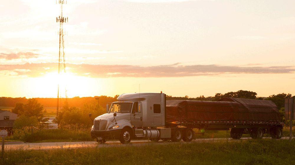 Roehl Logo - Flatbed truck at sunset... - Roehl Transport Office Photo | Glassdoor.sg