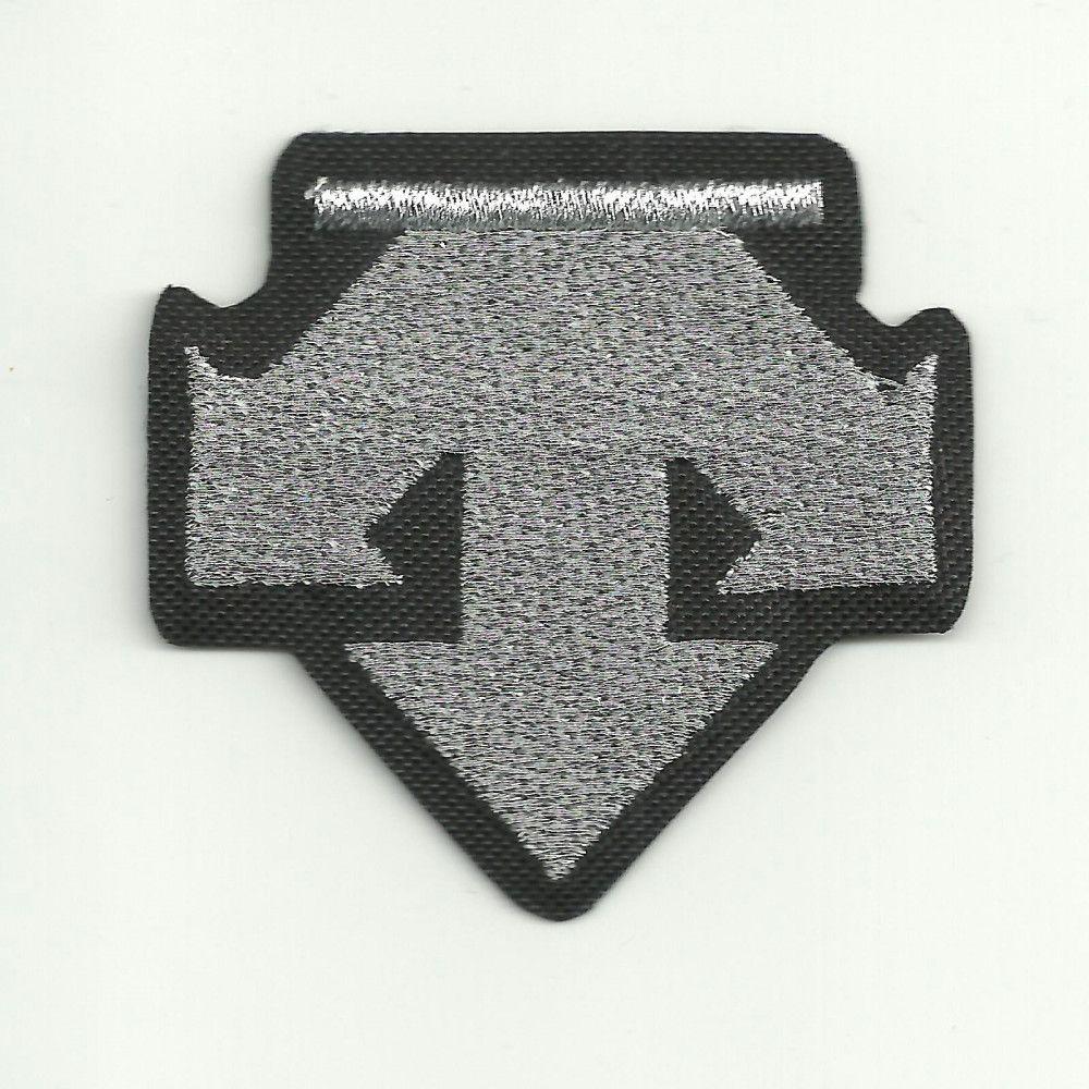 Descente Logo - embroidery patch DESCENTE LOGO 5cm x 5cm