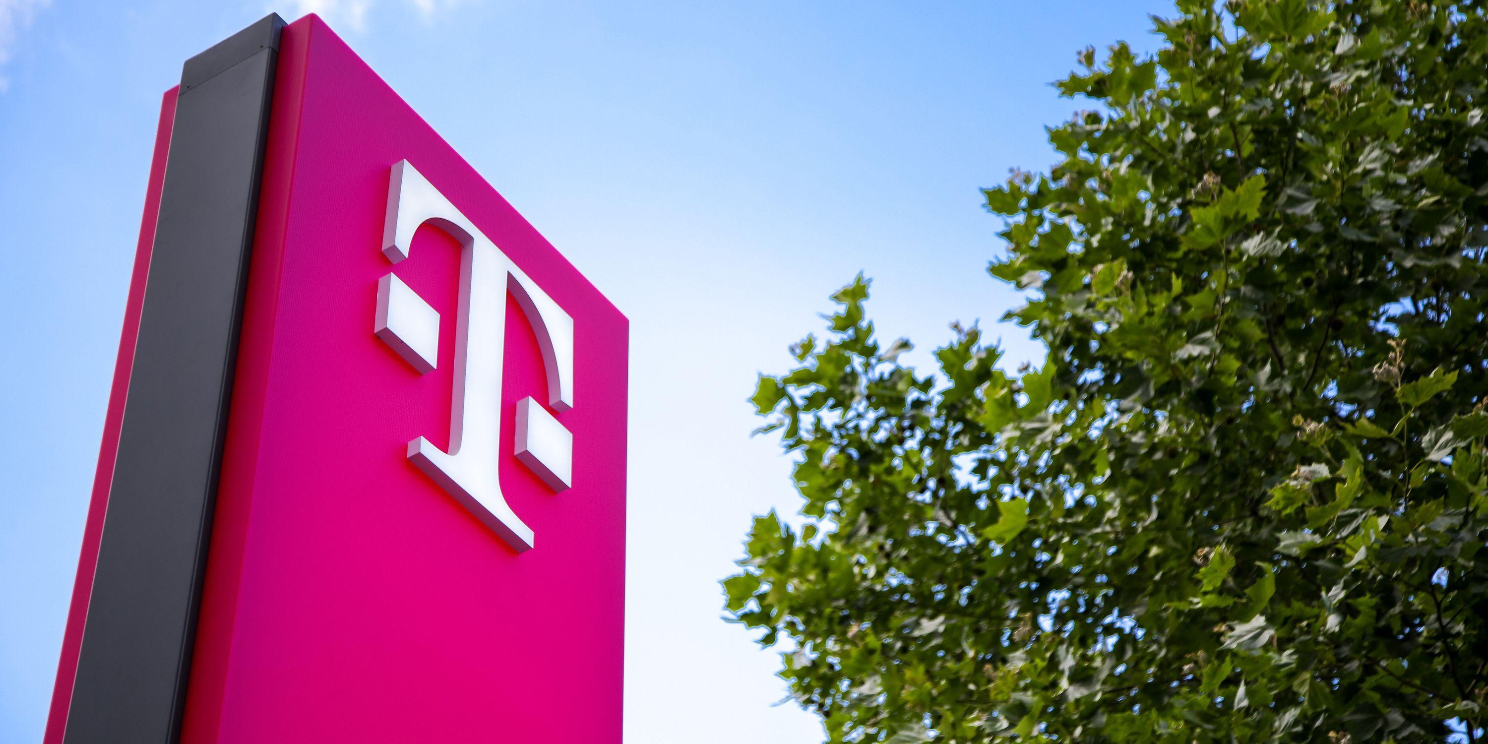 Telikom Logo - Deutsche Telekom: Home | Deutsche Telekom