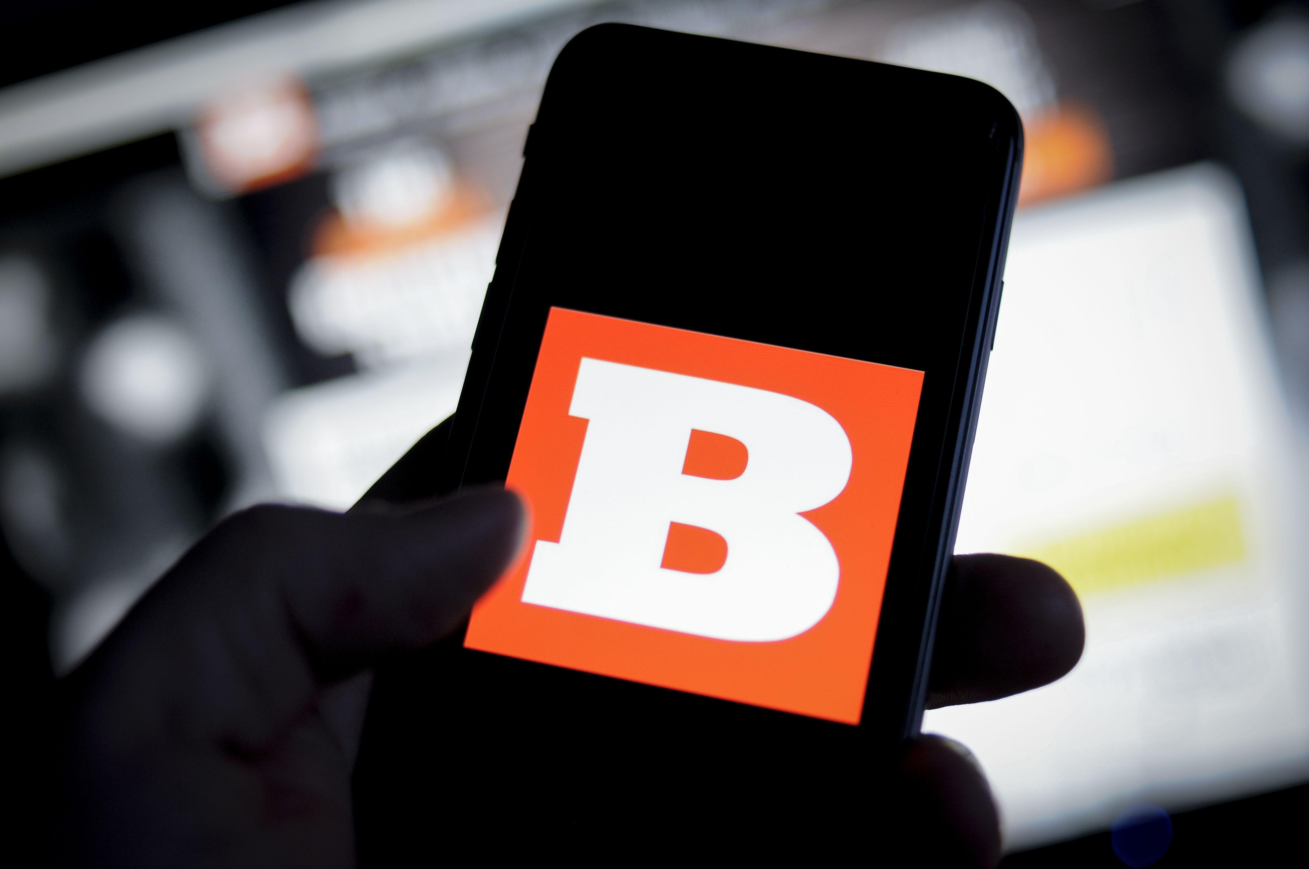 Breitbart Logo - Breitbart's White House Correspondent Is Joining The Trump White House