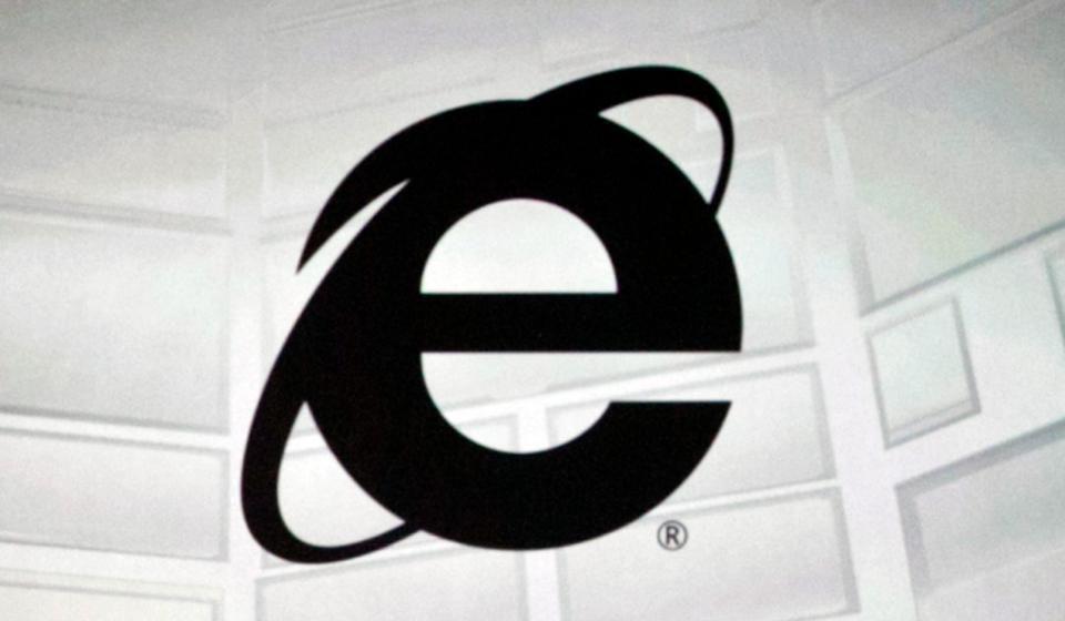 IE7 Logo - Warning: Internet Explorer Just Became A Silent But Serious Threat ...