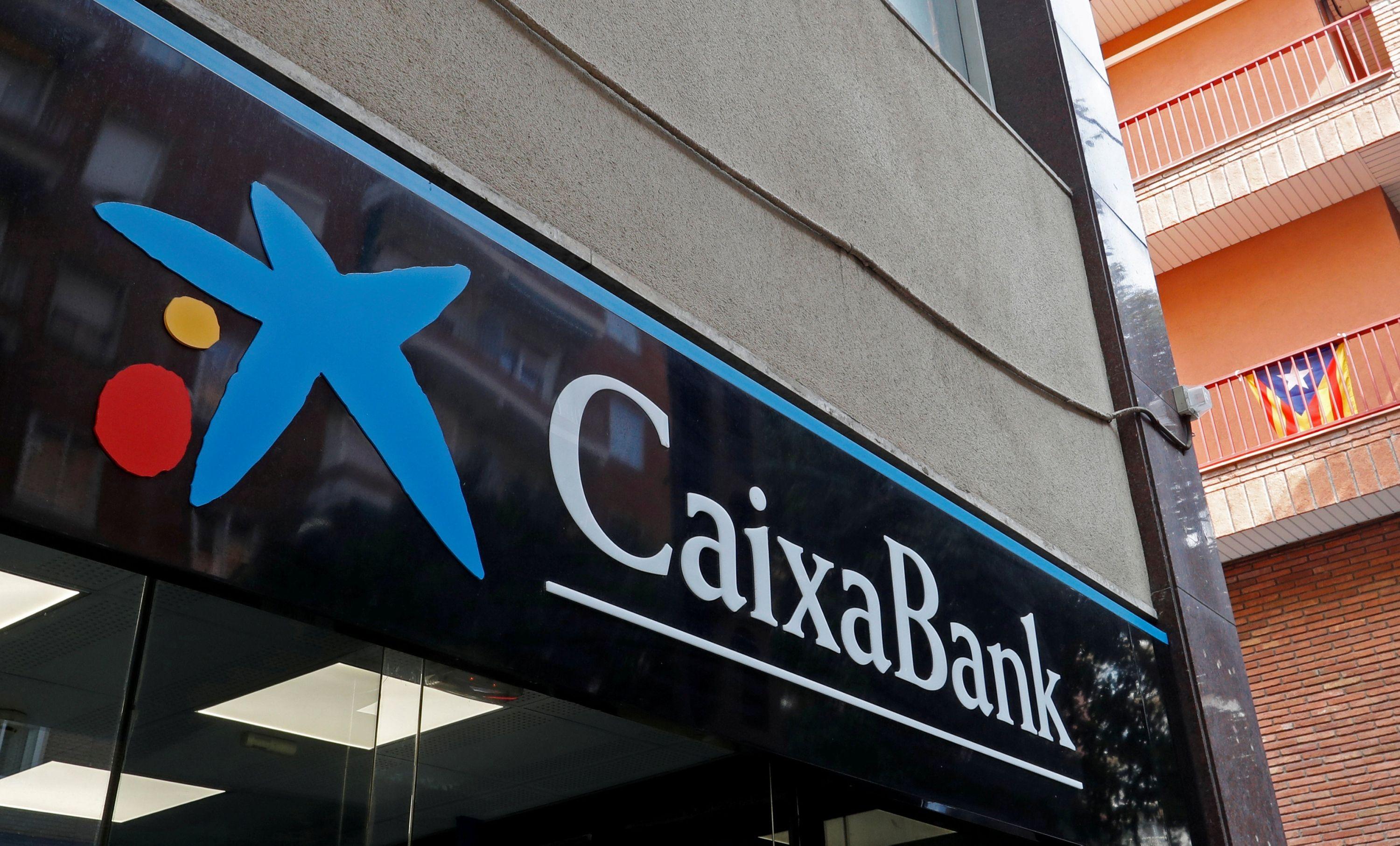 CaixaBank Logo - Plan estratégico: Caixabank cerrará una quinta parte sus oficinas ...