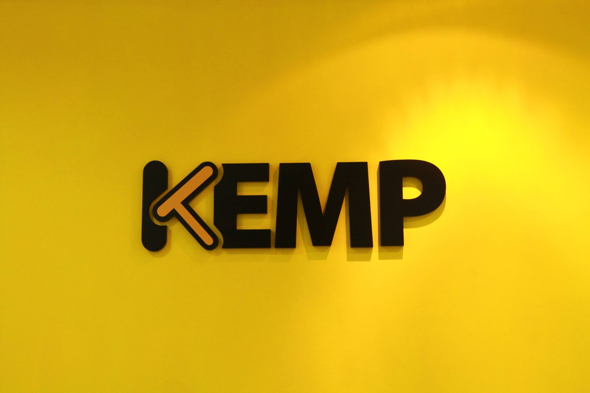Kemp Logo - Kemp Launches TCO Calculator for Cloud Migration and Application