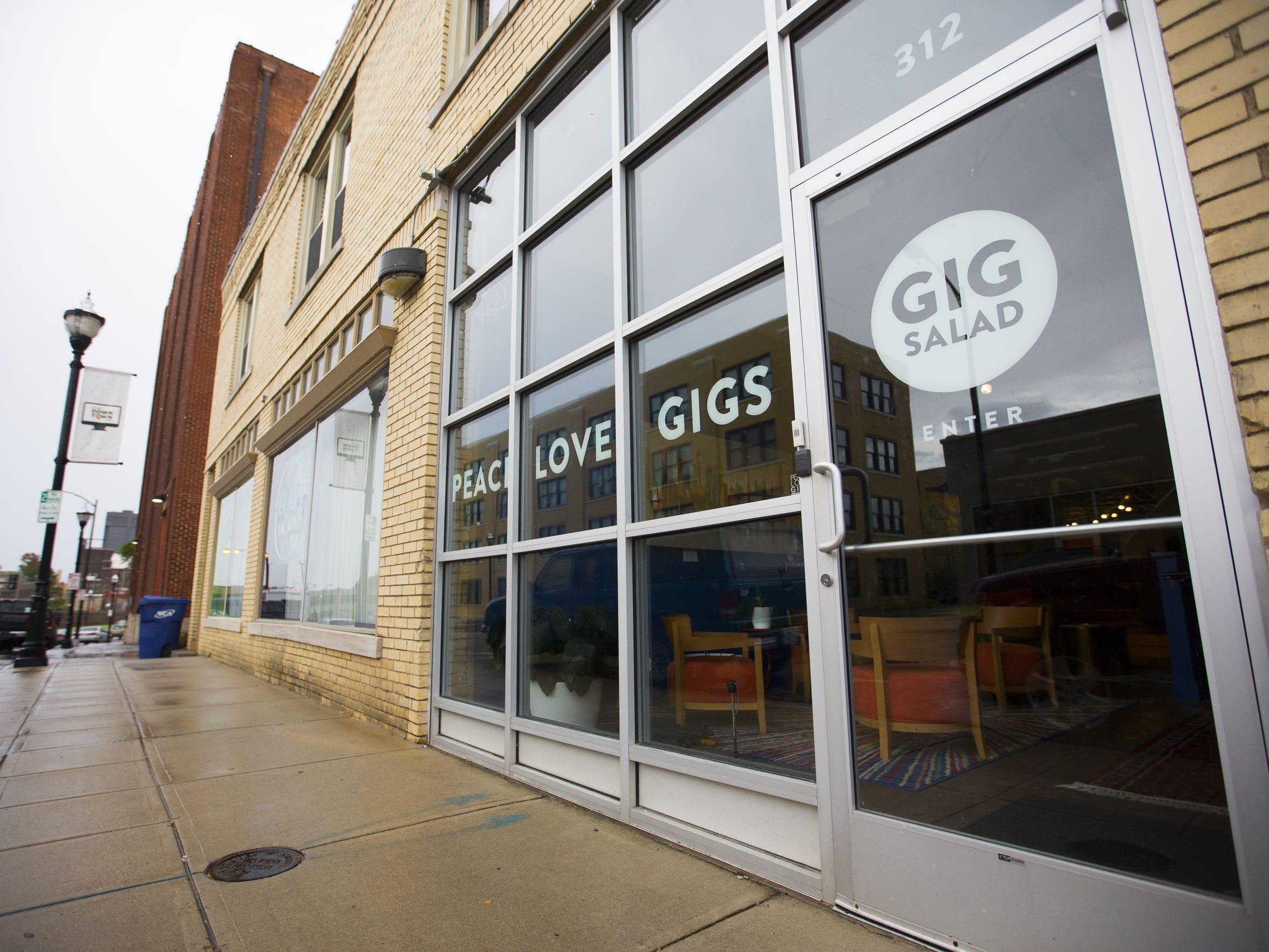 GigSalad Logo - Springfield-based GigSalad releases first national advertisement ...