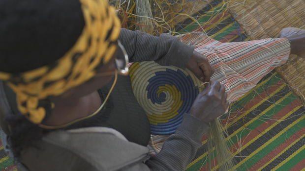 Urugo Logo - Weaving baskets - Women of Rwanda rebuilding after genocide ...