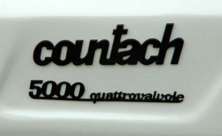 Countach Logo - What font is used for 'Lamborghini' on Countach rear ?