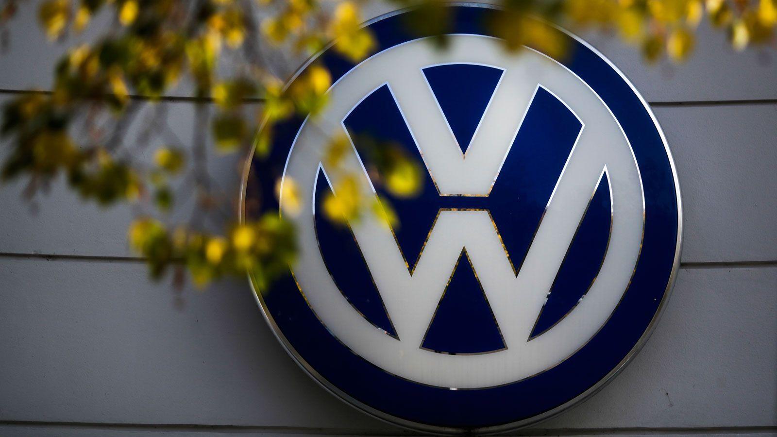 Volkswagwen Logo - Volkswagen To Change Iconic Logo Amid Electric Car Push