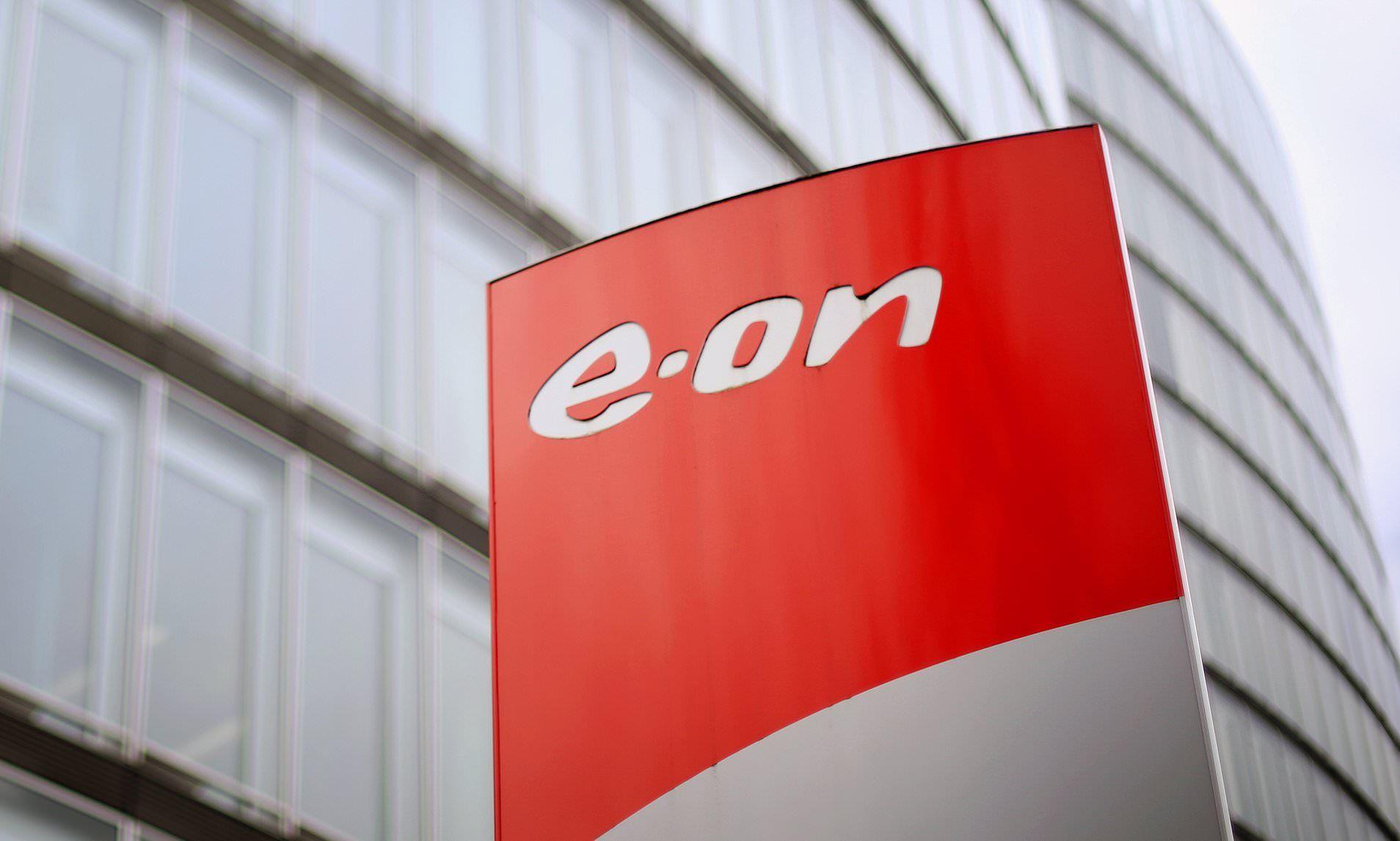 E.On Logo - Eon reveals it is moving all customers to 100% renewable electricity ...