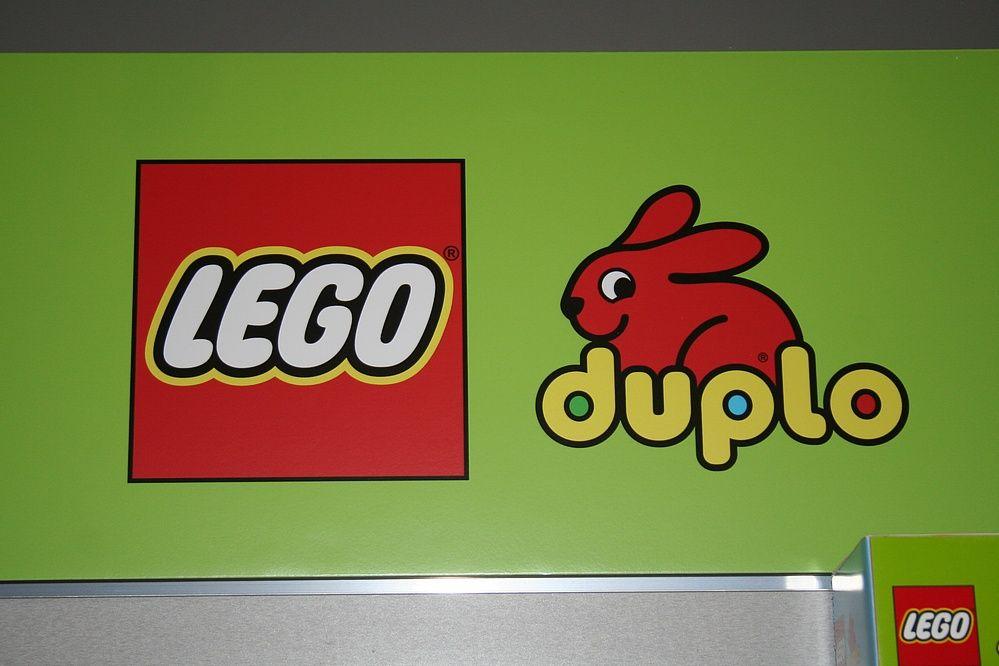 Duplo Logo - Toy Fair 2010 Coverage - Lego Duplo - Parry Game Preserve