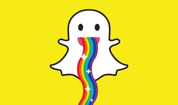 Snapchatt Logo - Snapchat group: How to make a Snapchat Group with your friends ...