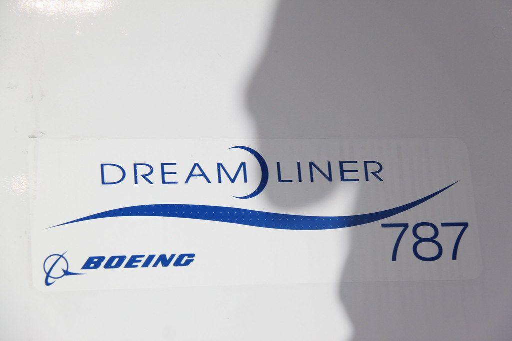 Dreamliner Logo - Glamorous Boeing 787 Dreamliner logo | aspireaviation | Flickr