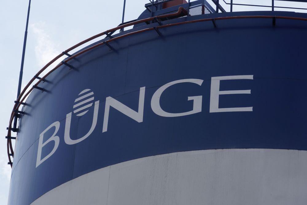 Bunge Logo - Bunge Takes Soybeans Loss After Wrong-Way Bet on Trade War - Bloomberg