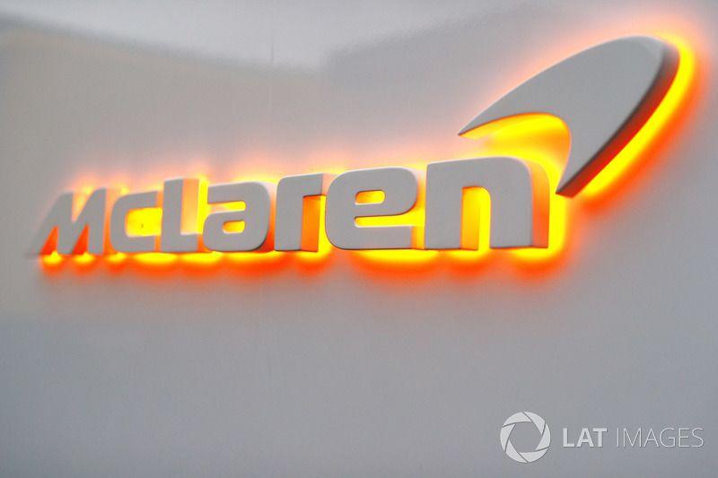 Maclarin Logo - McLaren logo with orange lights at Barcelona February testing ...