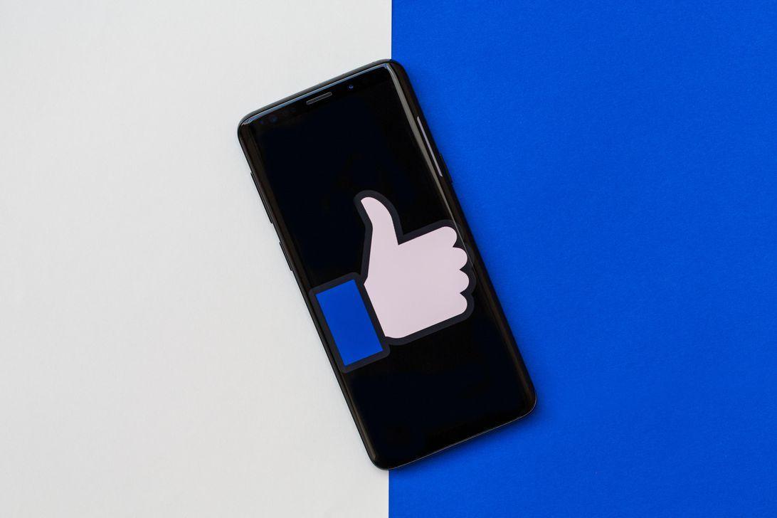 Thumb Logo - Facebook test lets you subscribe to Motor Trend, Tastemade videos - CNET