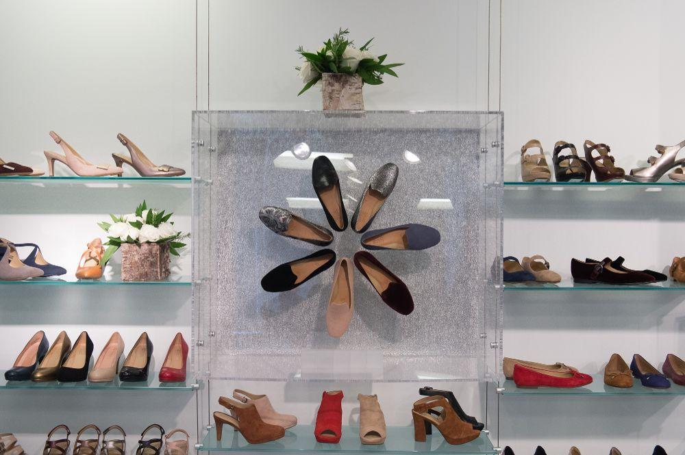 Caleres Logo - New York Showroom... - Caleres Office Photo | Glassdoor.co.in