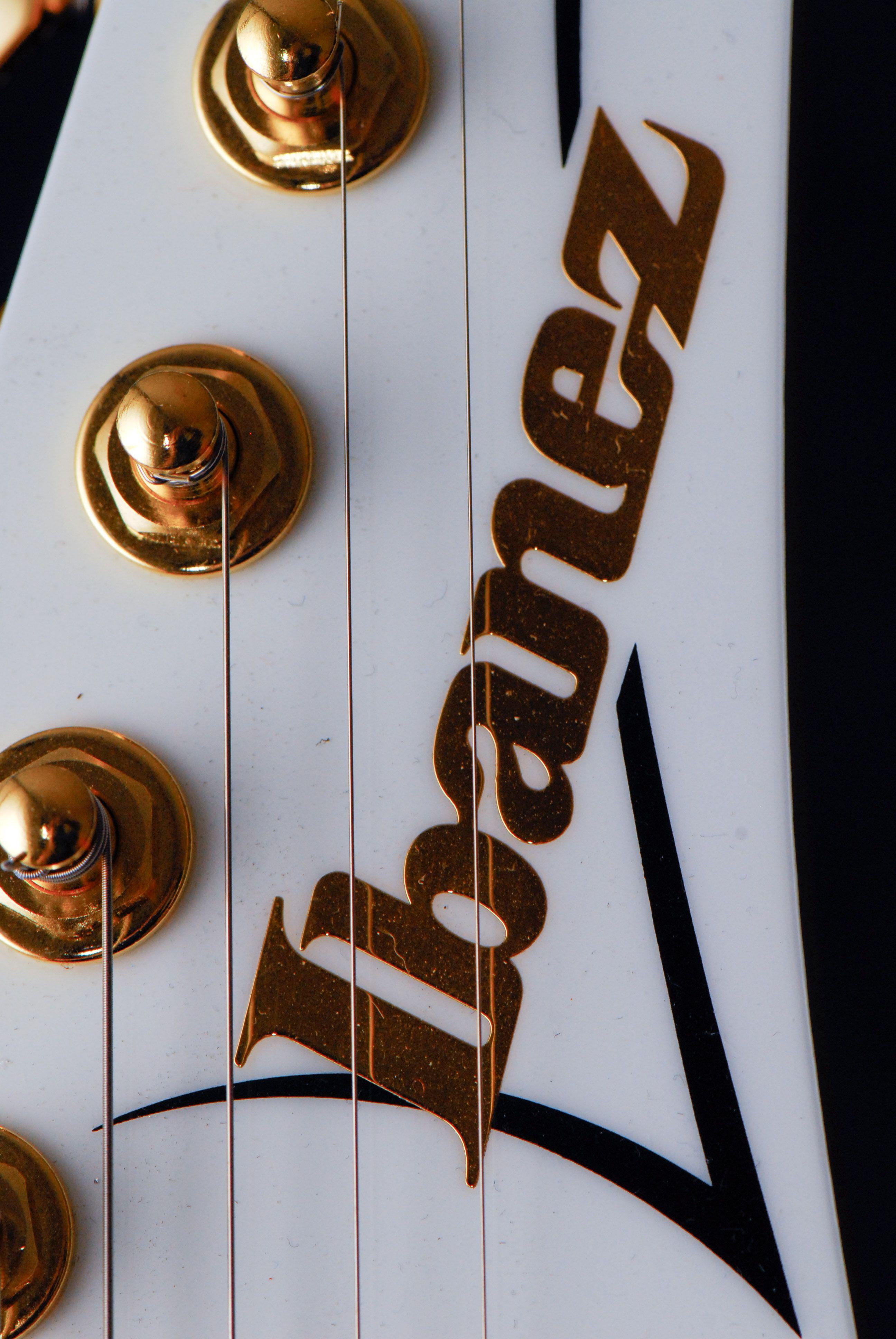 Ibanez Logo - File:Ibanez JEM7VWH headstock Ibanez logo.jpg - Wikimedia Commons