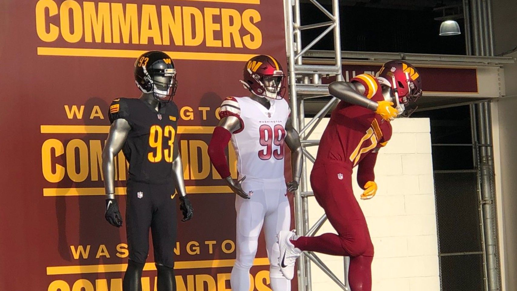 Washington Commanders Logo - Photos: See the Washington Commanders' New Uniforms, Logo – NBC4 Washington