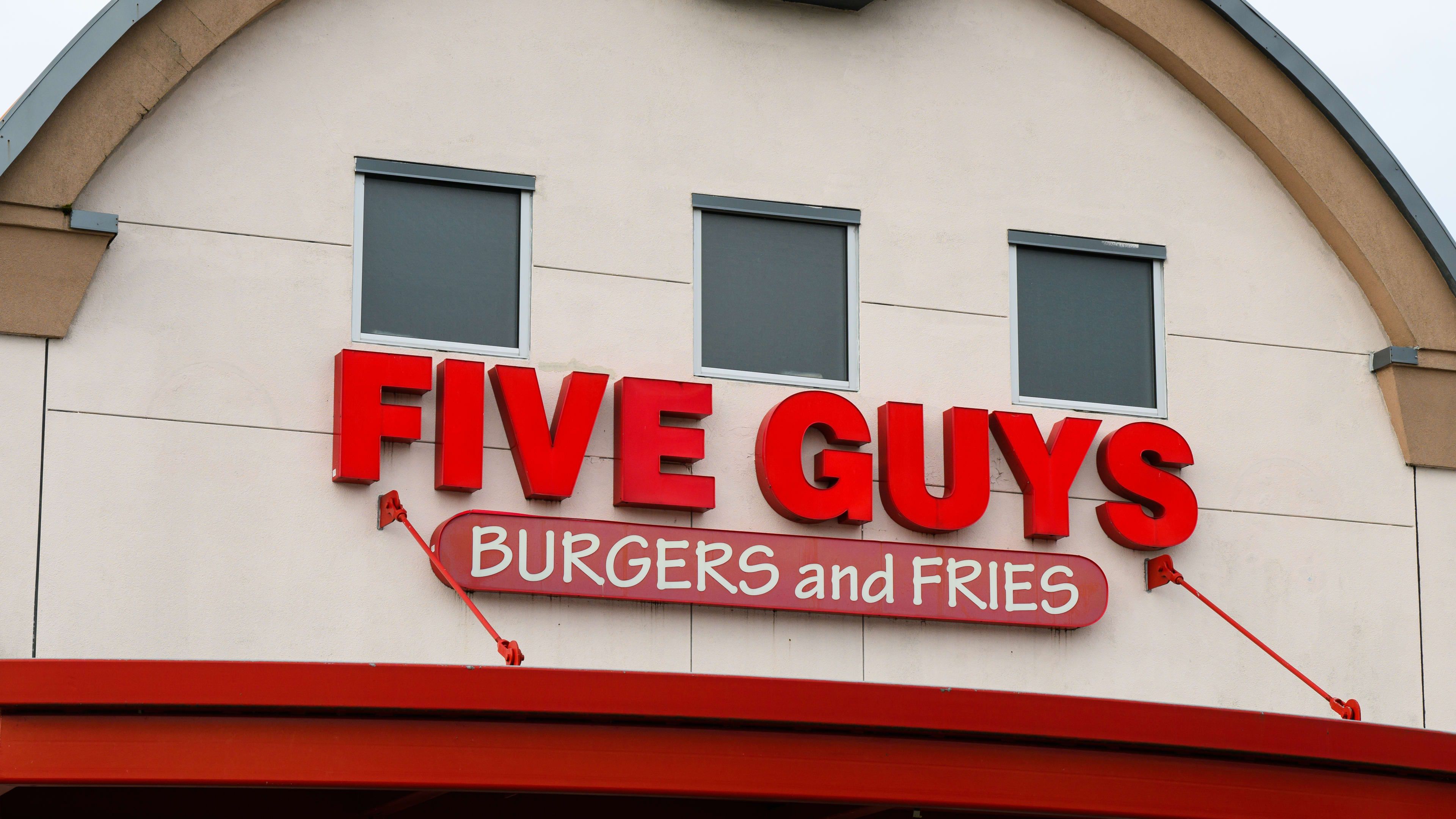 Five Guys Logo - Popular Five Guys Menu Item Is Returning After Four Years - Men's Journal