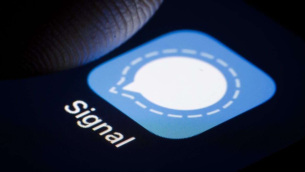 Signal App Logo - What is Signal? The basics of the most secure messaging app. | Mashable