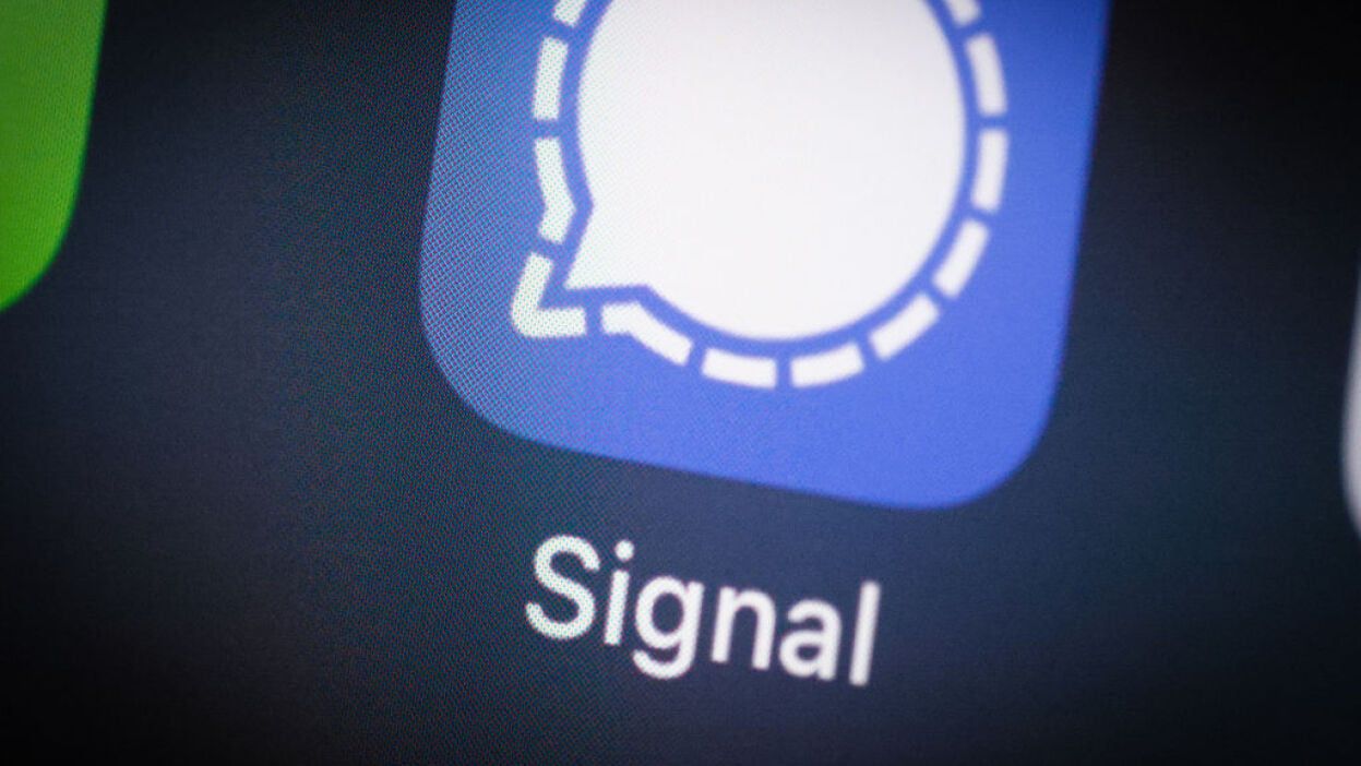 Signal App Logo - Signal expands encrypted group video calls to 40 people | Mashable