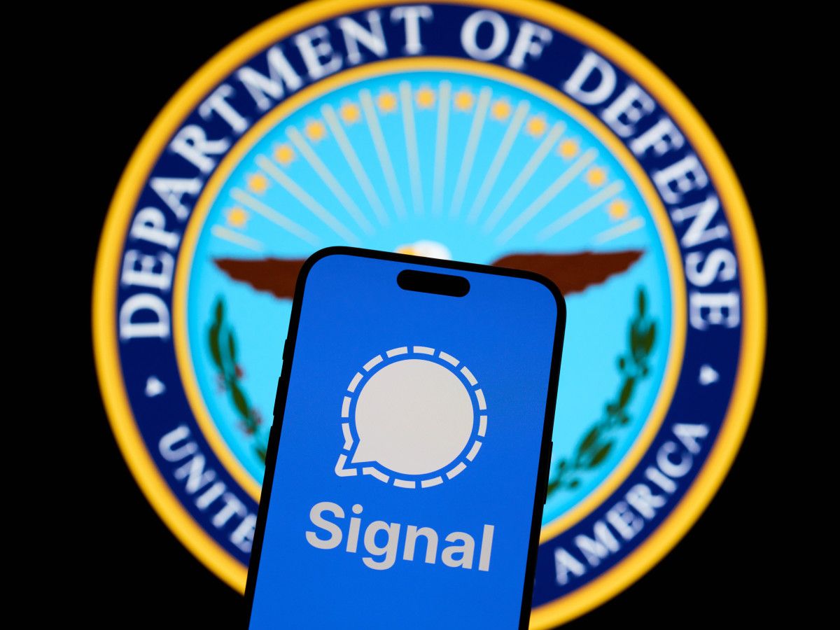 Signal App Logo - Is the Signal App Safe, According to a Cybersecurity Expert? - Parade