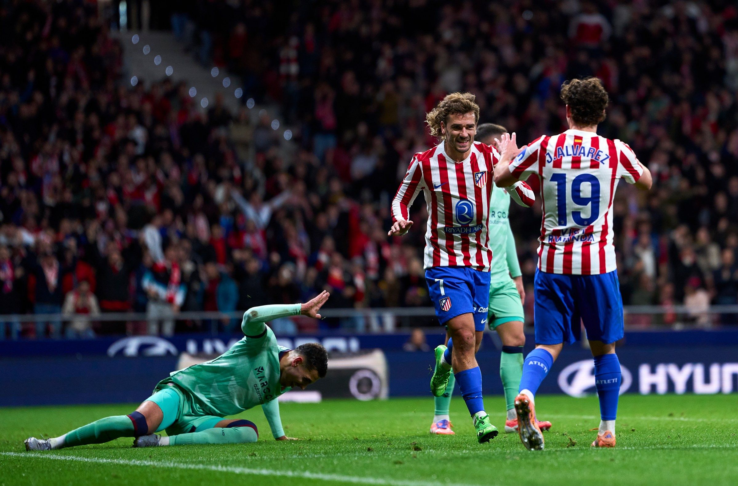 Atletico Madrid Logo - Takeaways: Atlético winning streak continues with scrappy Levante win |  Into the Calderon