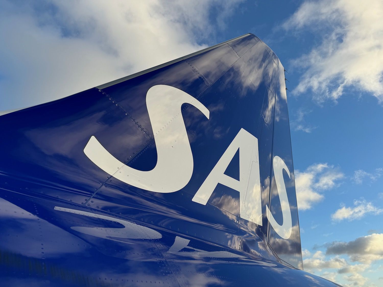 SAS Scandinavian Airlines Logo - A Pleasant Trip To Malaga On SAS A320neo Economy Class - Live and Let's Fly