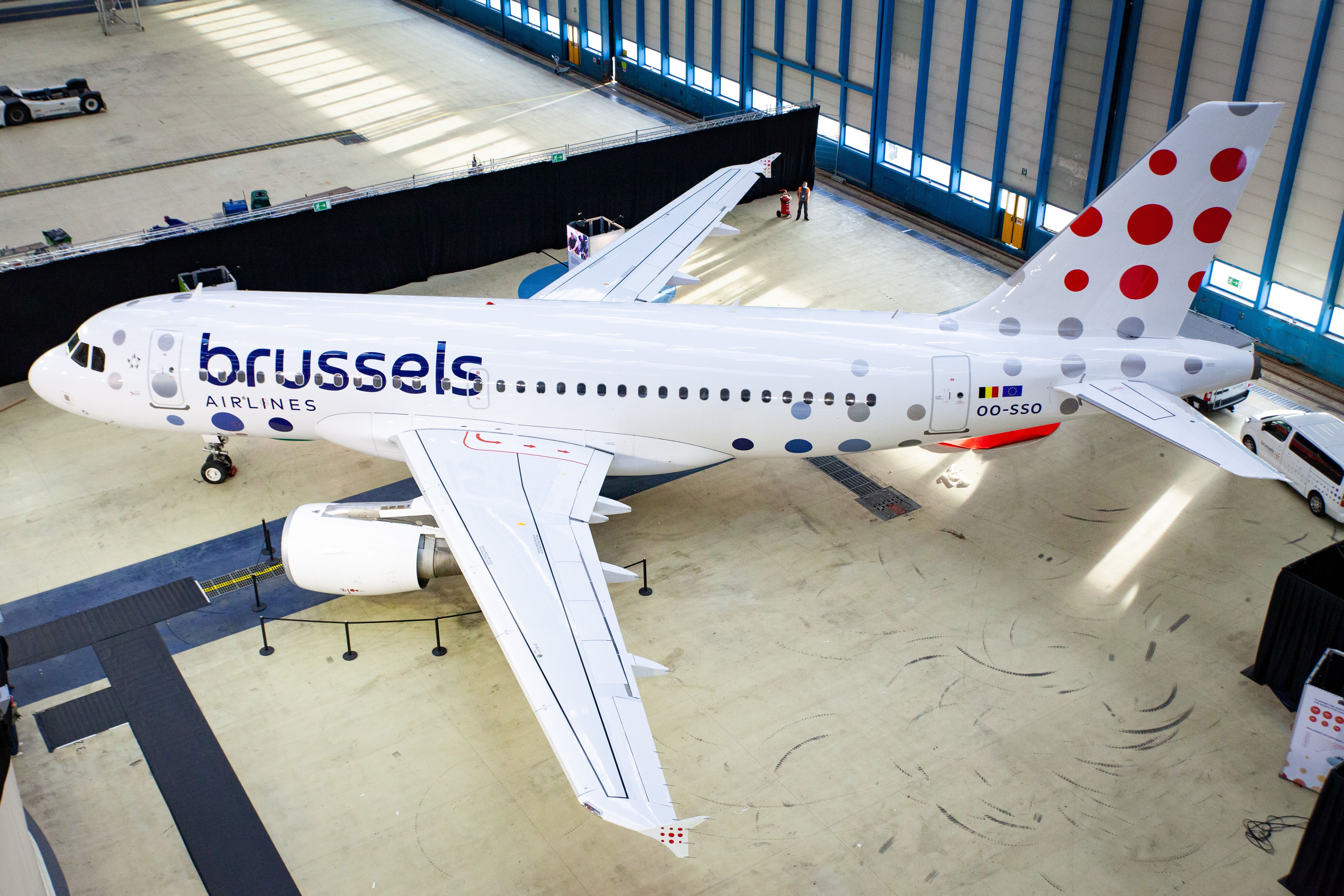 Brussels Airlines Logo - Brussels Airlines Unveils New Logo, Livery | Aviation Week Network