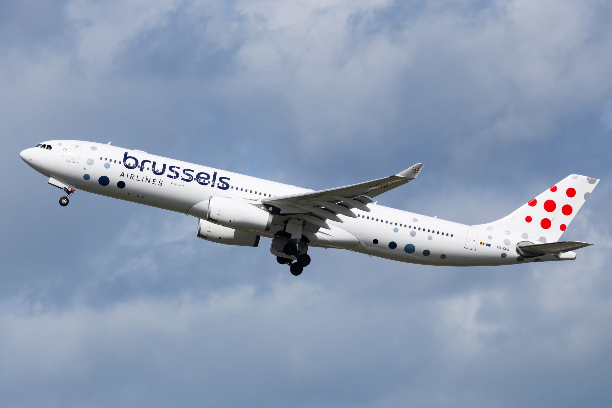 Brussels Airlines Logo - First Brussels Airlines Airbus A330 in new livery operates first commercial  flight - Aviation24.be
