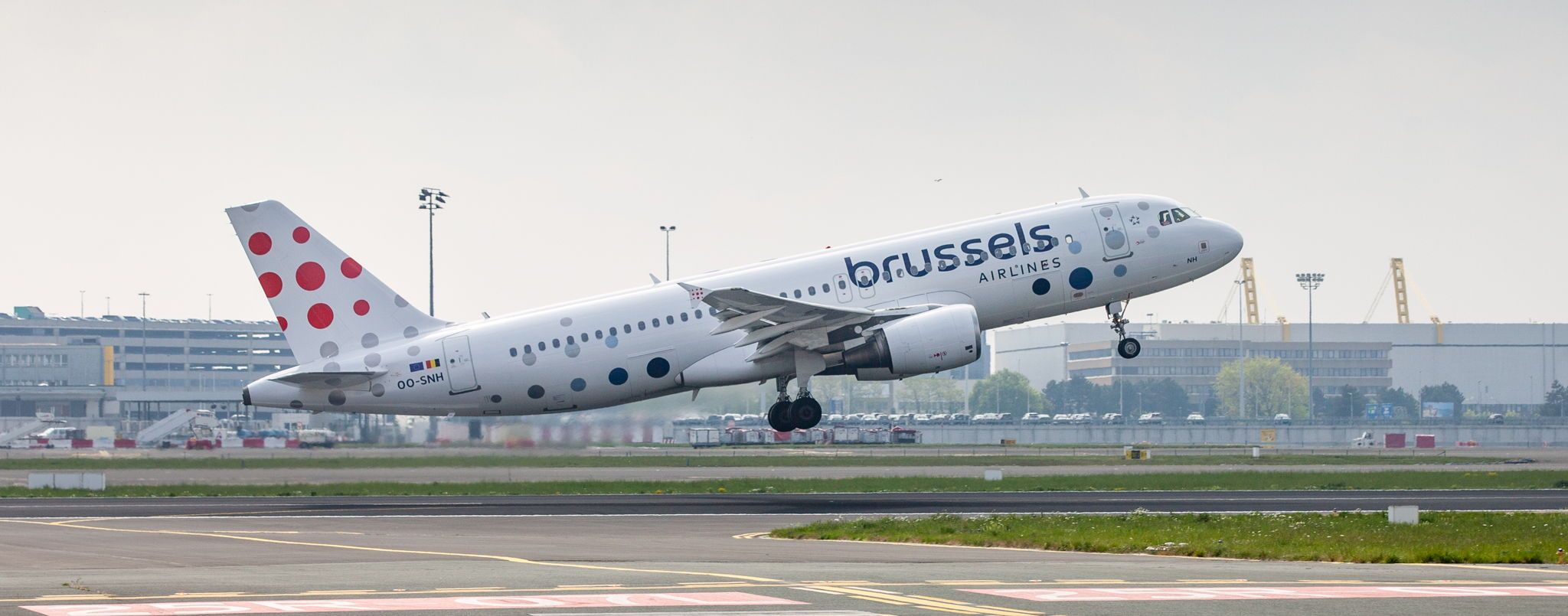 Brussels Airlines Logo - Brussels Airlines expands summer offer