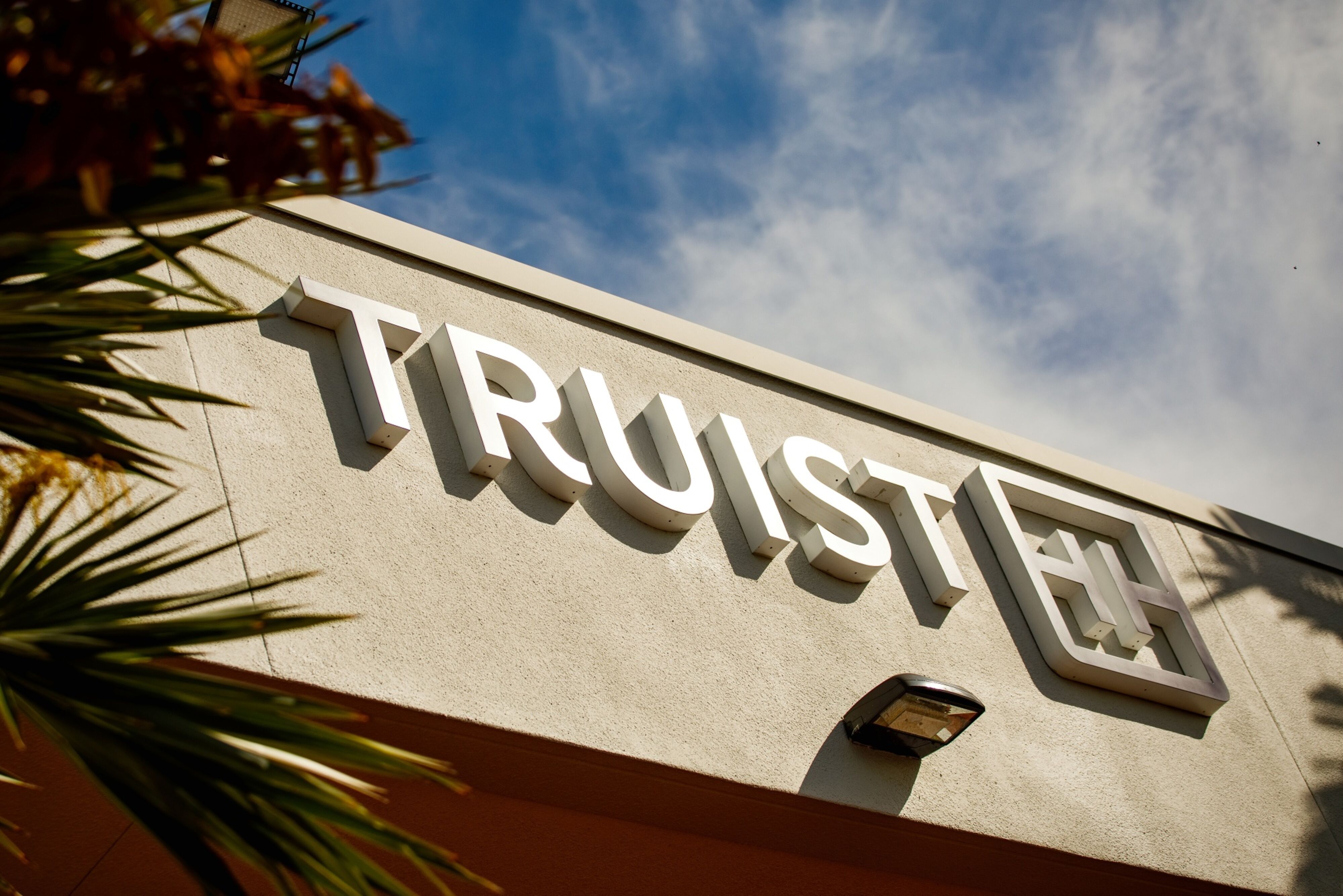 Truist Bank Logo - Truist sets a buyback plan, waits for loan demand to resume | American  Banker