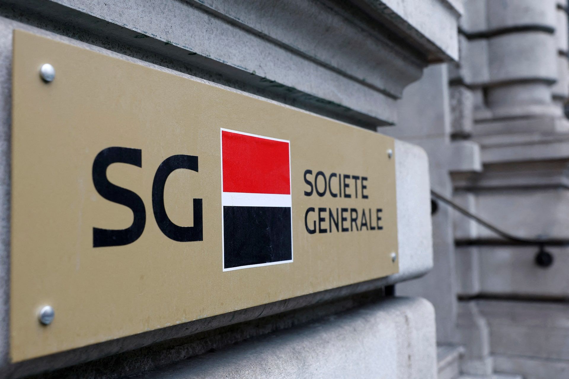 Societe Generale Logo - SocGen tops profit forecasts but shares slip as CEO holds fire on buybacks  | Reuters