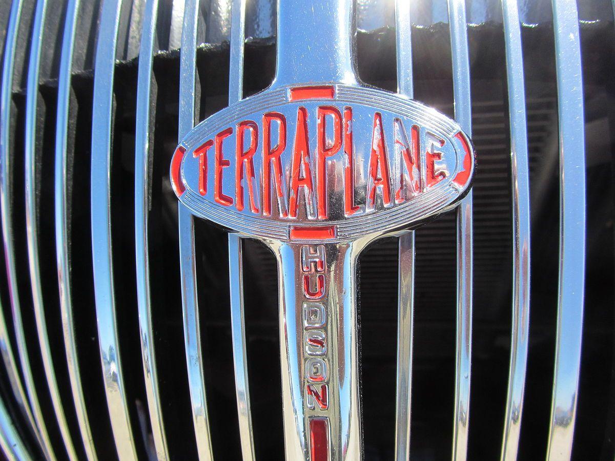 Defunct Car Logo - Terraplane