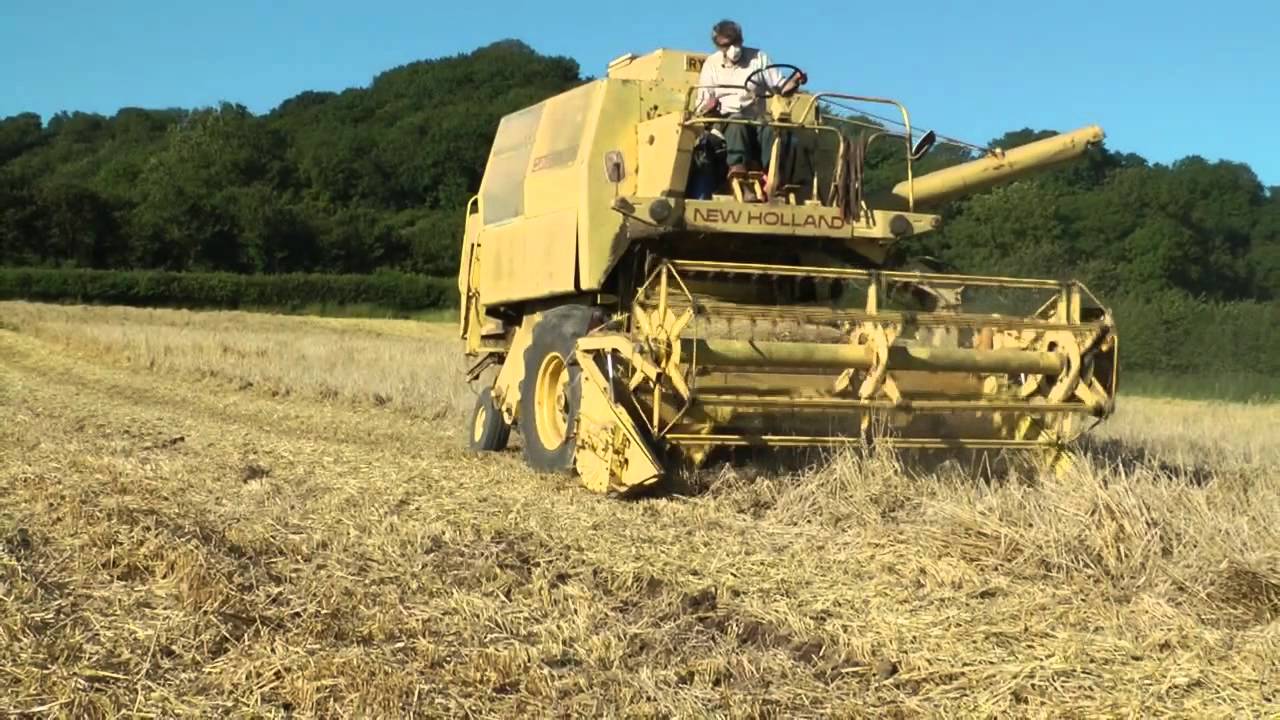 Vintage New Holland Logo - Vintage Combining Clayson/New Holland 1520 - YouTube