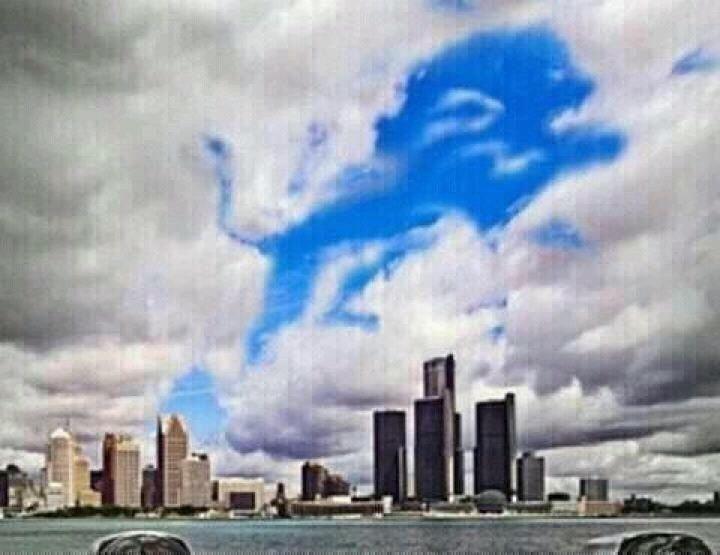 Ford Field Logo - How sweet is this!! The Detroit lions logo made by the clouds and ...