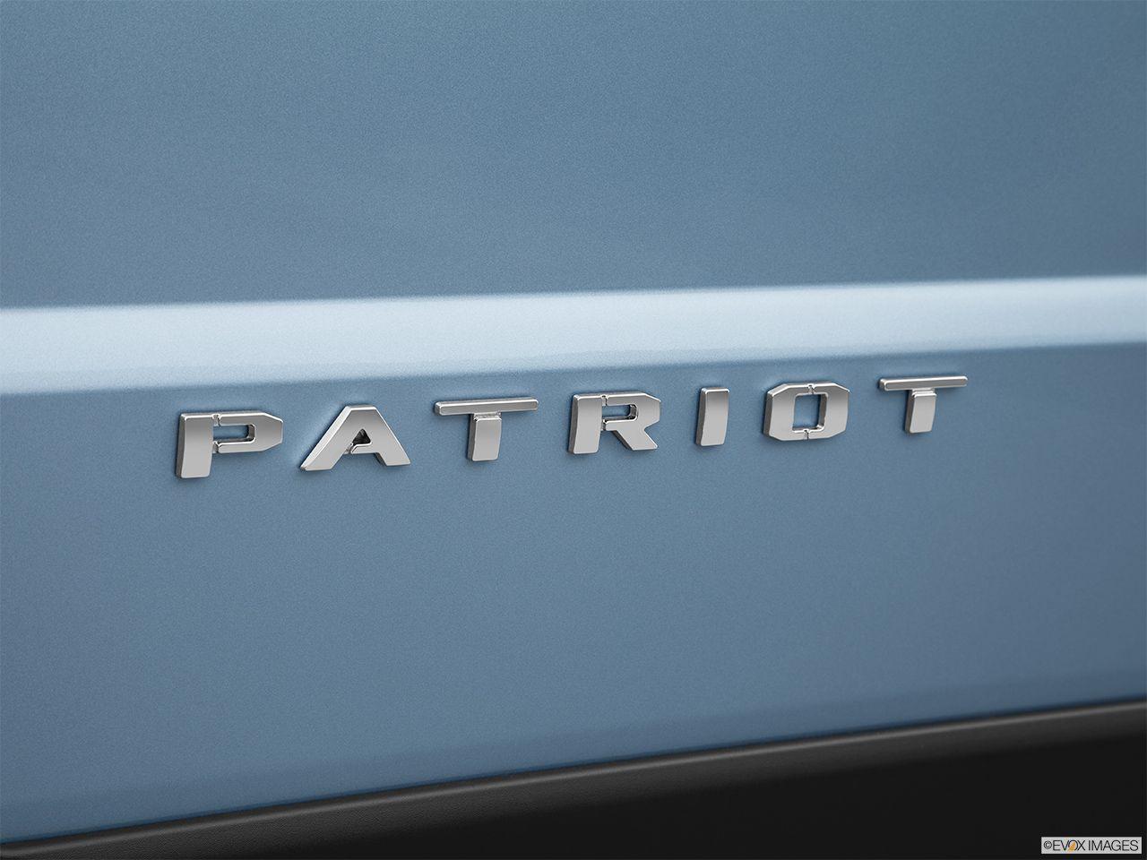 Jeep Patriot Logo - Jeep Patriot 4WD 4 Door Latitude angle view 2015 Jeep