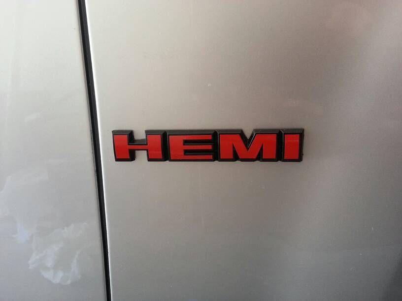 Custom Hemi Logo - can you paint the R/T and/or HEMI badges ?