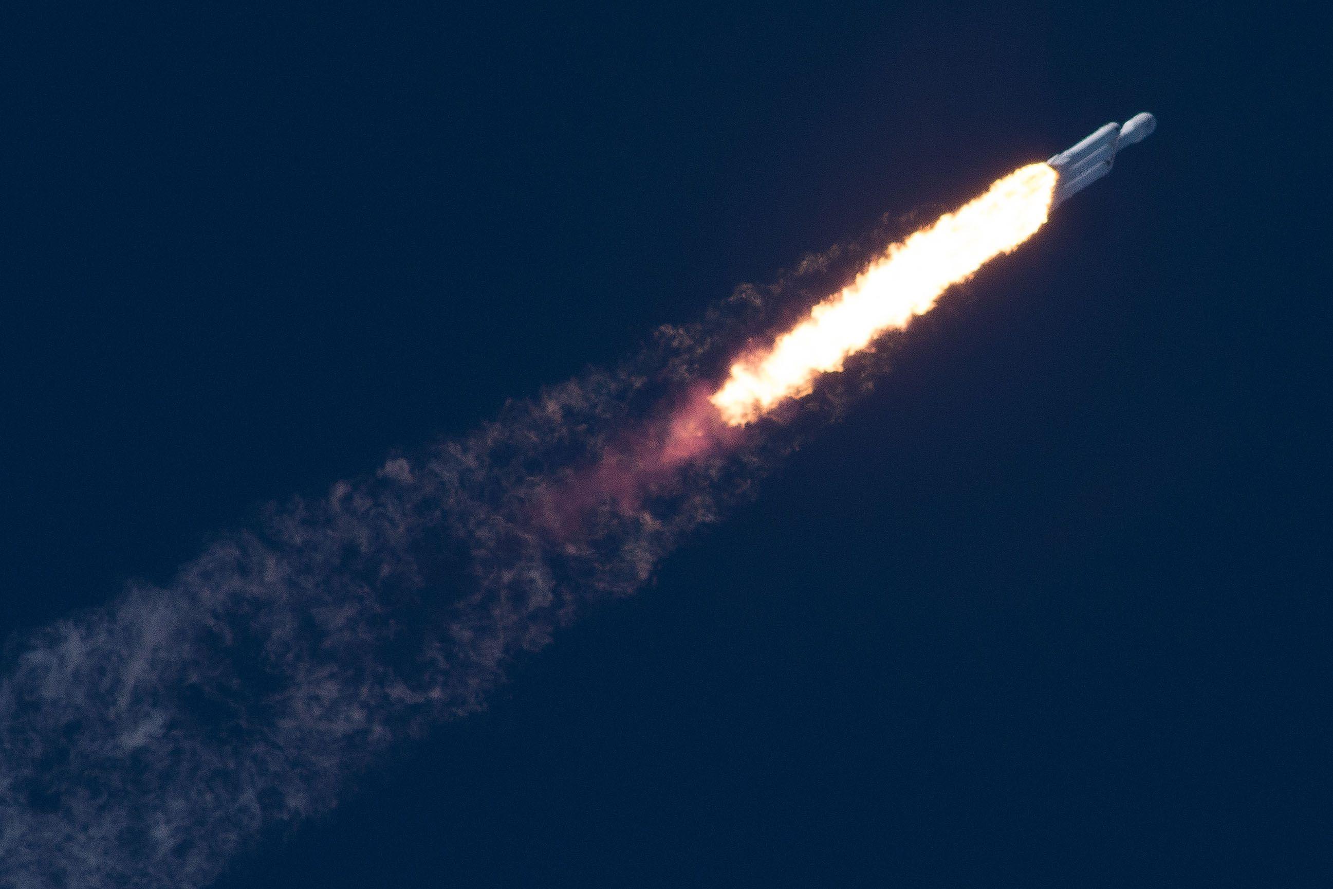 Falcon Heavy Logo - Falcon Heavy test flight