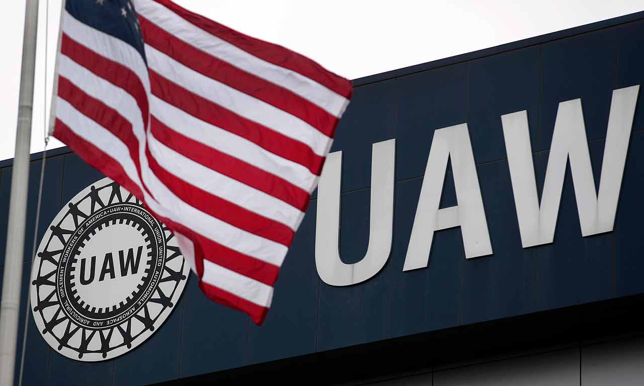 UAW Union Logo - UAW leaders propose flexible union dues