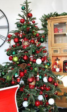 Reds and Green Tree Logo - 47 Best Decorated Christmas Tree Designs images | Christmas tree ...
