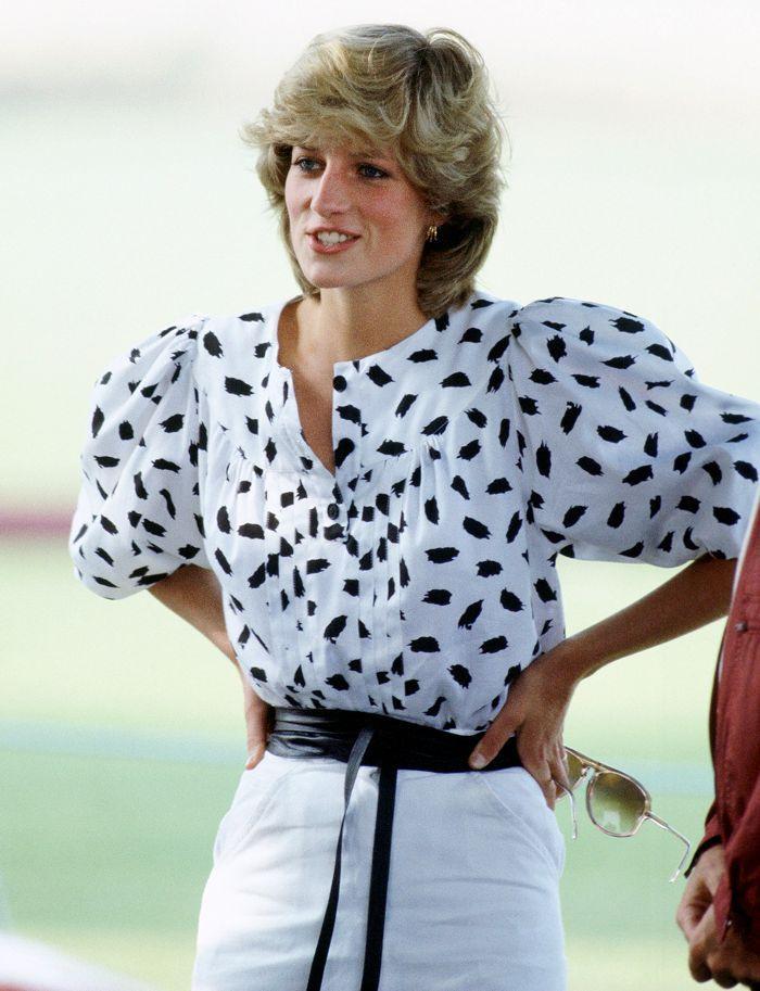 80s Fashion and Apparel Logo - 80s Fashion Trends: The Most Iconic Looks of the Eighties. Who What
